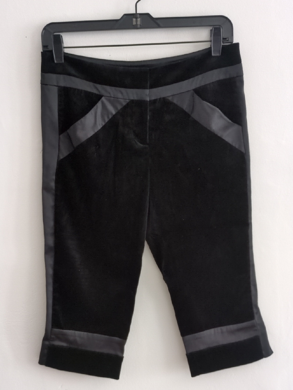 Diane Von Furstenberg Black Dress Capris with Satin Trim